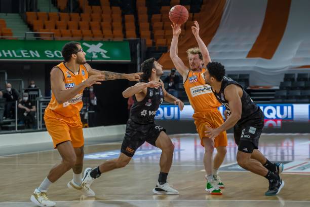 用实际表现 用实际表现