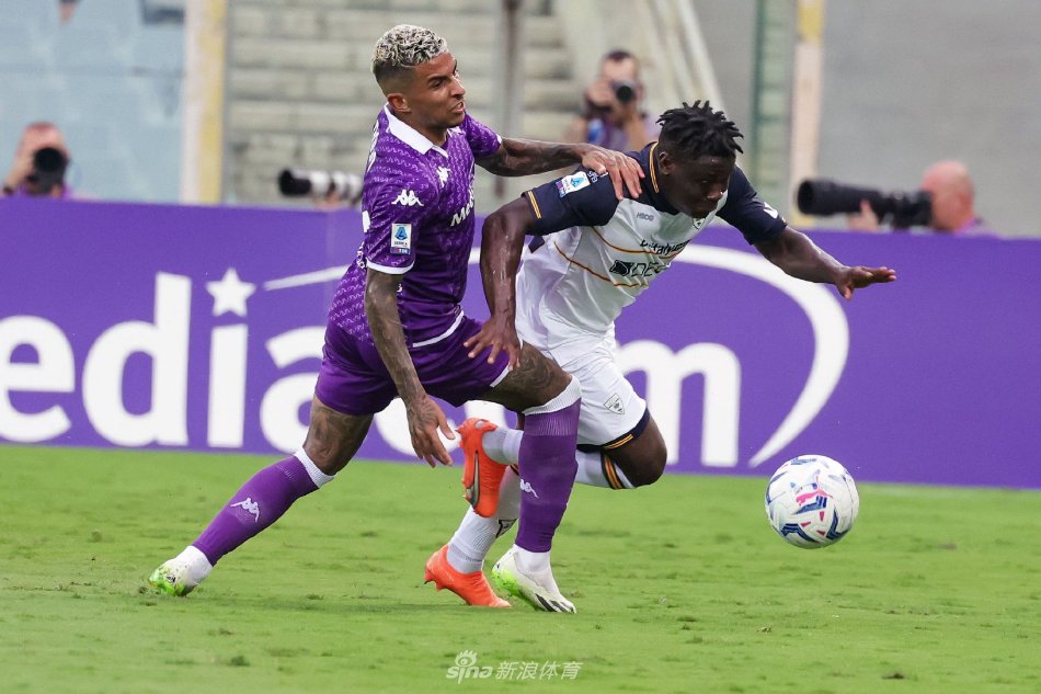 球俱乐部而 球俱乐部而