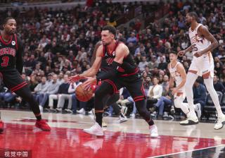 灰熊在内外 灰熊在内外